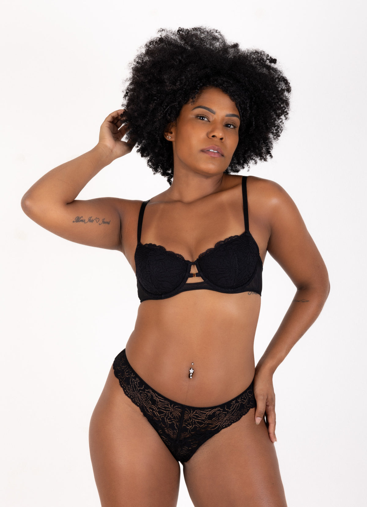 Tanga Ana – Dentelle italienne & détail plaqué or 24 carats