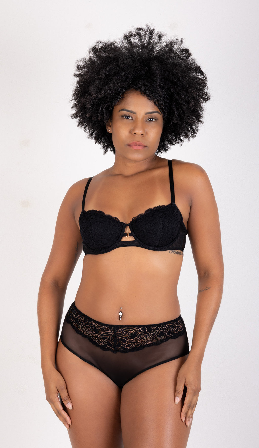 Shorty Ana – Dentelle italienne & détail plaqué or 24 carats