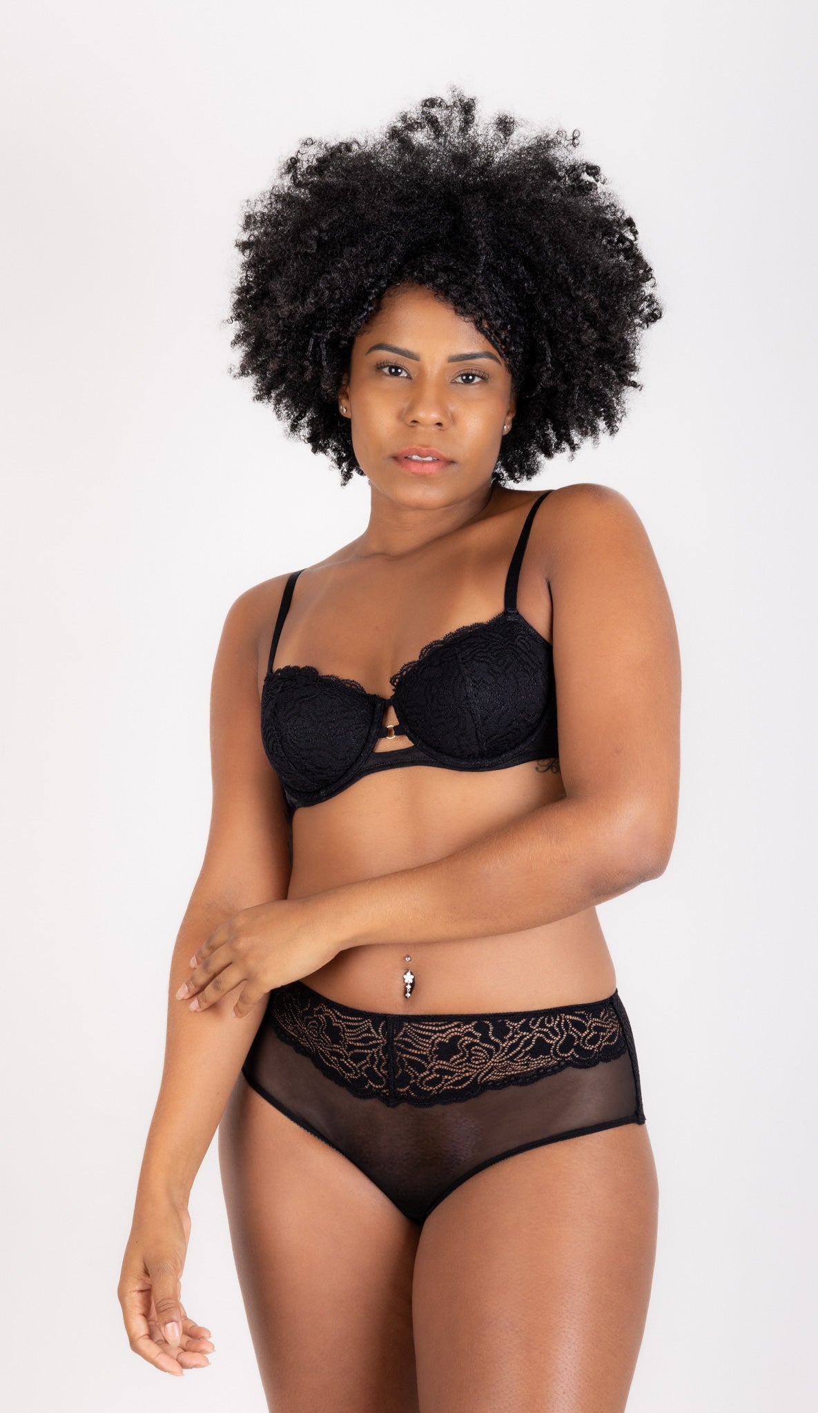 Shorty Ana – Dentelle italienne & détail plaqué or 24 carats